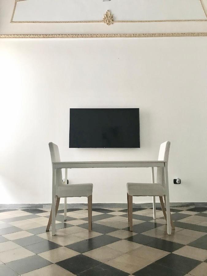 Campanile - Manfredi Homes & Apartment *